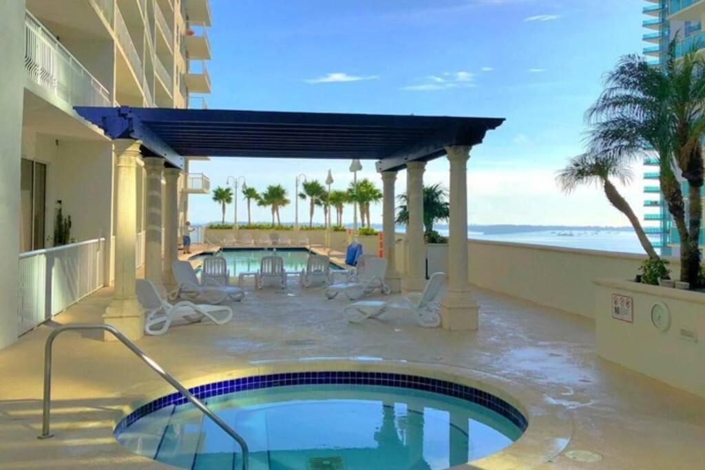 Lovely Condo With City & Ocean Views. Sleep Up To 6 People! Miami Kültér fotó