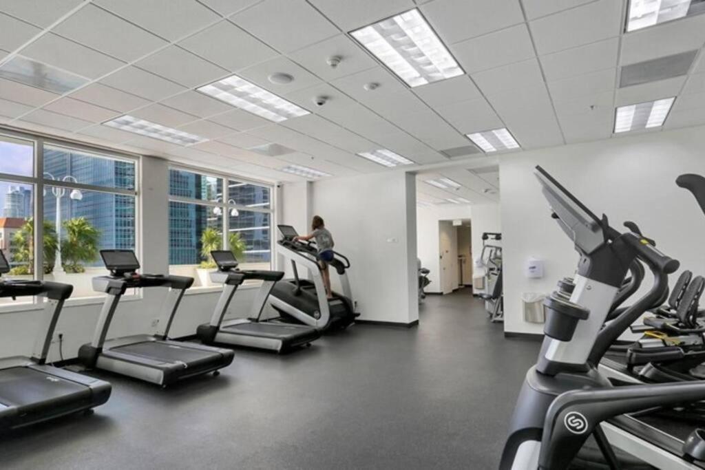 Lovely Condo With City & Ocean Views. Sleep Up To 6 People! Miami Kültér fotó