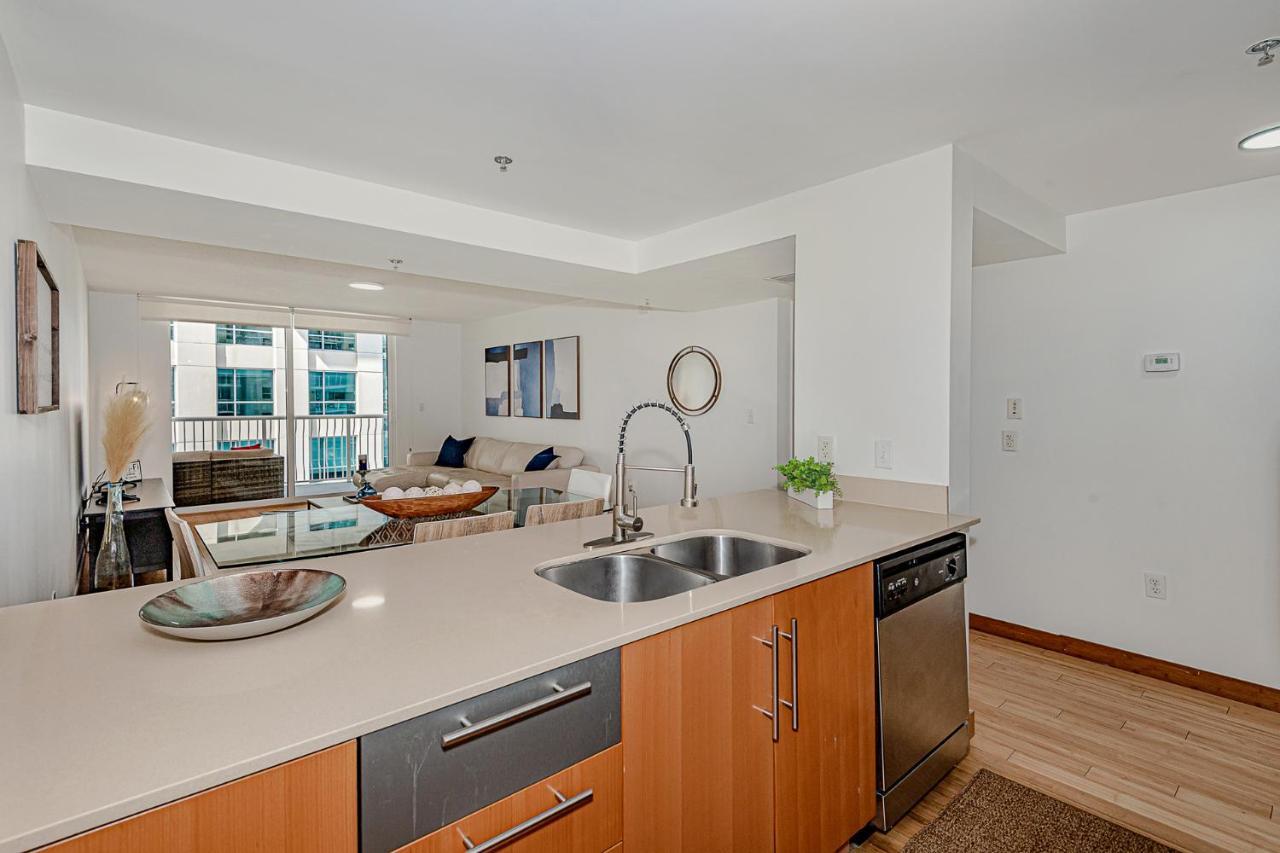Lovely Condo With City & Ocean Views. Sleep Up To 6 People! Miami Kültér fotó
